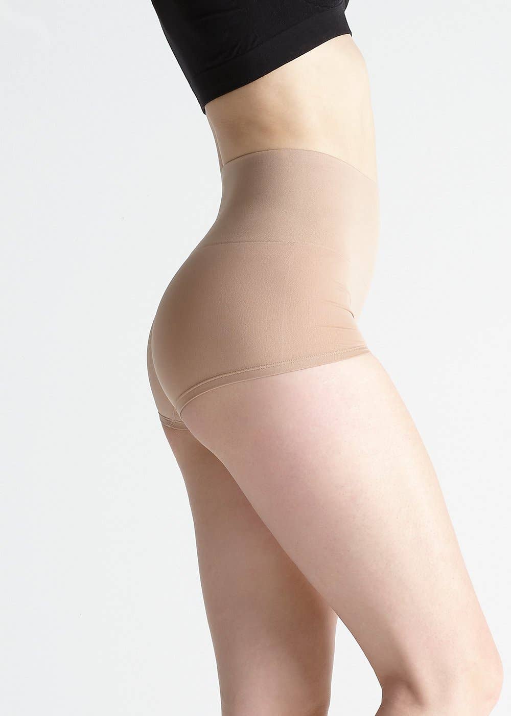 Yummie - Ultralight Shaping Girlshort - Seamless - Comes in 2 Colors!